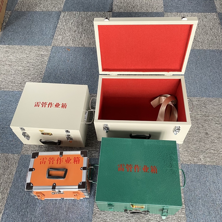市南爆破工程作业箱如何选择？玻璃钢与传统材质的全面对比
